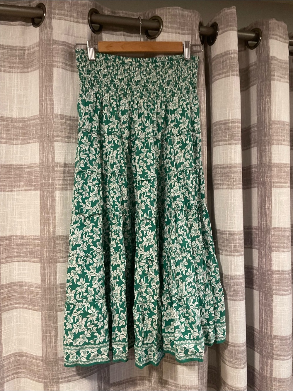 Max Studio Green and White Floral Smocked Maxi Skirt - Picture 2 of 4